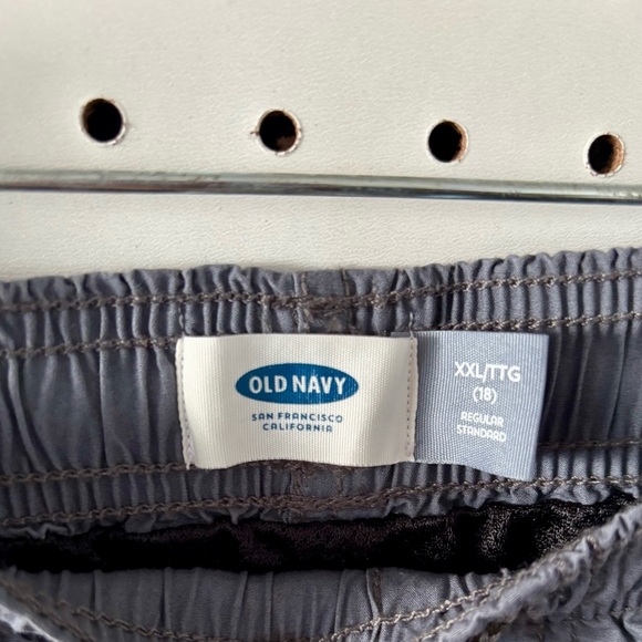 Men's Gray Pants - Picture 5 of 8